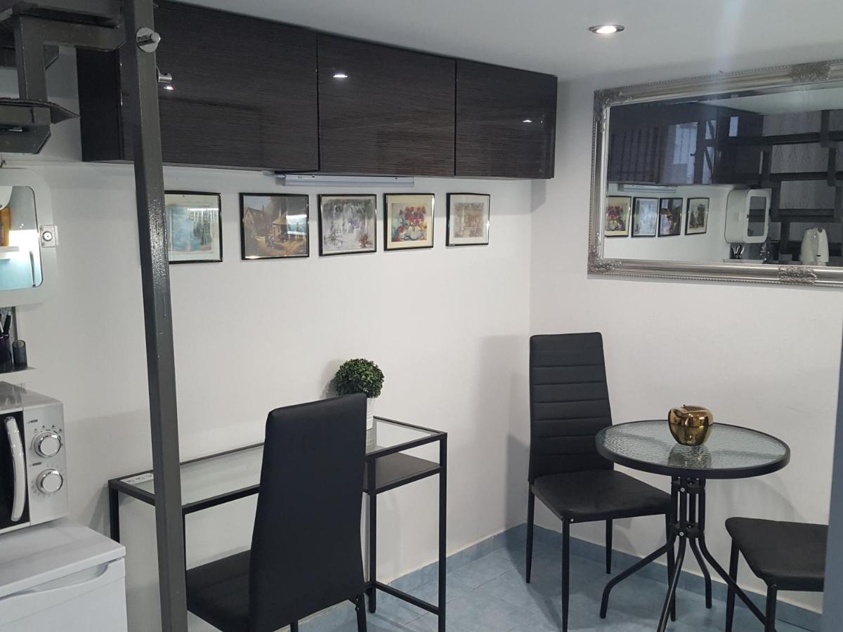 Like Studio City Centrum, Wifi, Terrace Budapest Esterno foto